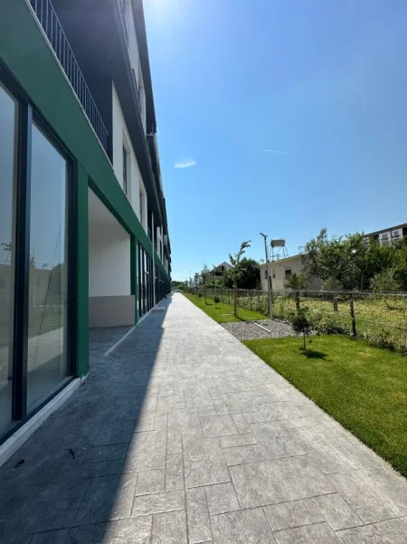 Tirane, shitet ambjent biznesi Kati 0, 47 m² 76.500 € (Green Residence, Rrethi i Bathores)