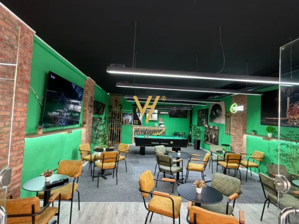 Tirane, jepet me qera ambjent biznesi Kati 0, 71 m² 720 € (KOMBINAT)