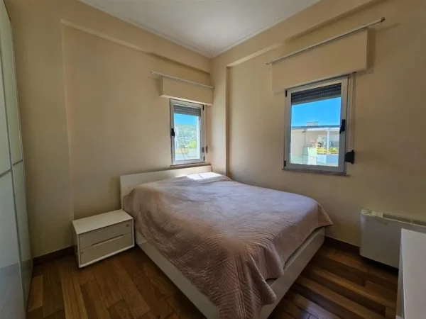Tirane, shitet apartament 2+1 Kati 2, 115 m² 255.000 € (Liqeni i Thatë)