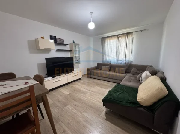 Tirane, shitet apartament 1+1 Kati 4, 59 m² 129.000 € (Bulevardi Bajram Curri)