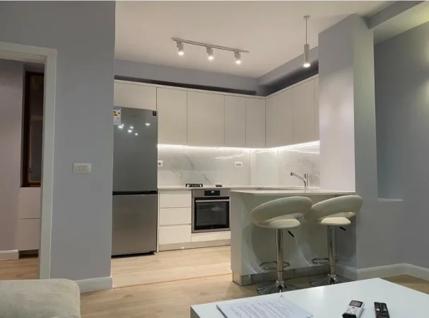Tirane, jepet me qera apartament 1+1 Kati 2, 65 m² 600 € (SHESHI WILLSON)