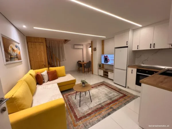 Tirane, jepet me qera apartament duplex 1+1+Ballkon Kati 0, 50 m² 500 € (shkolla e kuqe)