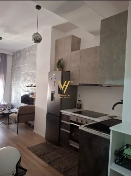 Tirane, jepet me qera apartament 1+1+Ballkon Kati 8, 55 m² 520 € (ALI DEMI)