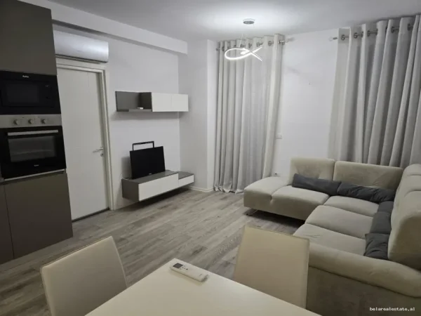 Tirane, jepet me qera apartament 1+1+Ballkon Kati 2, 65 m² 625 € (ali demi)