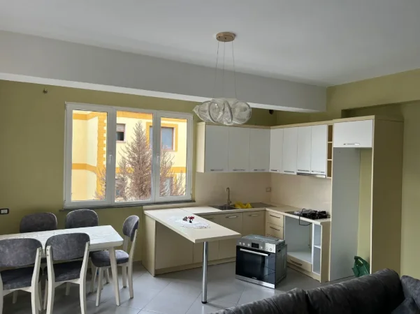 Tirane, jepet me qera apartament 2+1+Ballkon Kati 2, 124 m² 600 € (pranë Spitalit Shefqet Ndroqi)