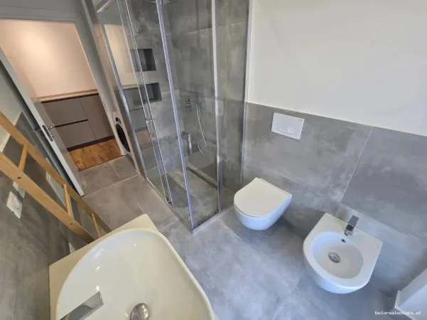 Tirane, jepet me qera apartament 1+1+Ballkon Kati 6, 72 m² 700 € (ali demi)