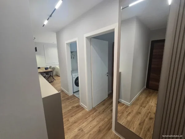 Tirane, jepet me qera apartament 1+1+Ballkon Kati 6, 72 m² 700 € (ali demi)