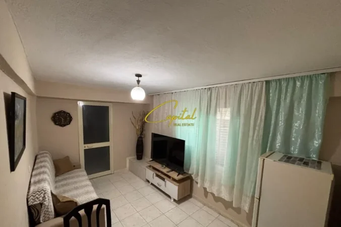 Tirane, jepet me qera apartament 1+1 Kati 1, 70 m² 400 € (PAZARI I RI)