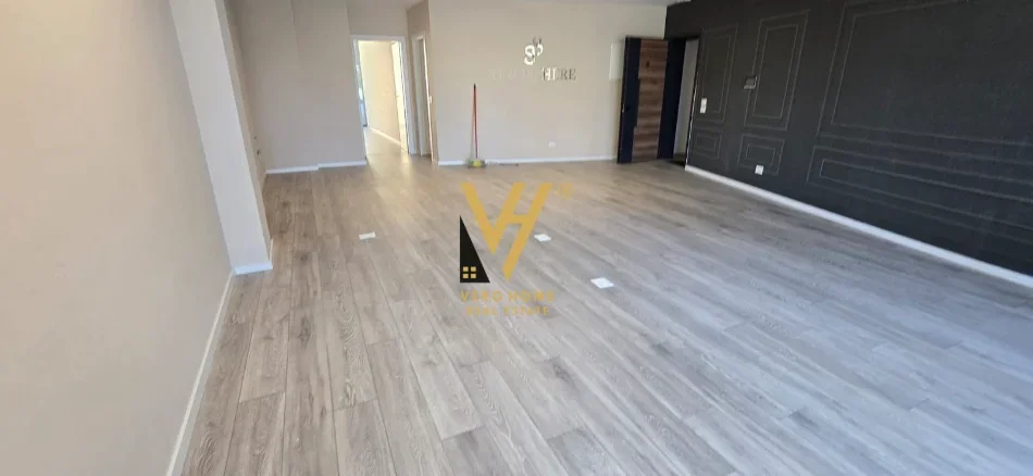 Tirane, jepet me qera zyre Kati 1, 102 m² 1.500 € (LAKEVIEW RESIDENCE)