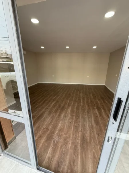Tirane, shitet ambjent biznesi Kati 0, 36 m² 78.000 € 