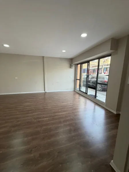 Tirane, shitet ambjent biznesi Kati 0, 36 m² 78.000 € 