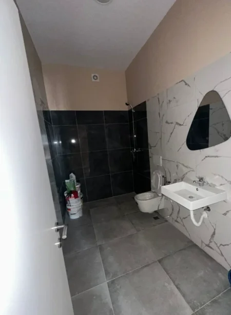 Tirane, shitet apartament 1+1 , 94 m² 149.712 € 