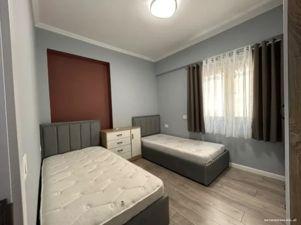 Tirane, jepet me qera apartament 2+1+Ballkon Kati 5, 80 m² 75.000 € (Rruga Reshit Petrela)