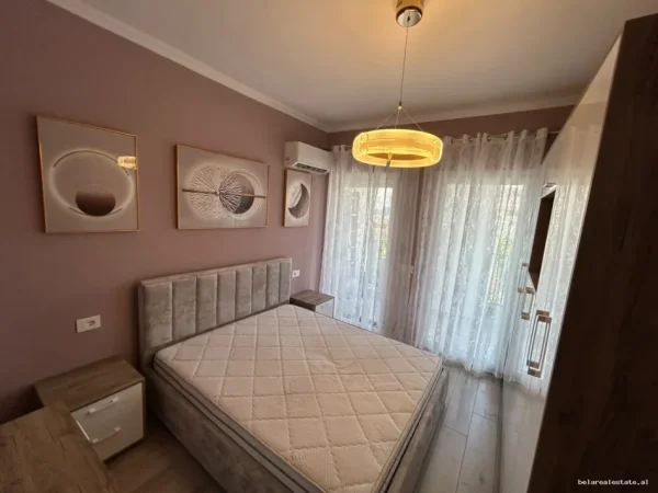 Tirane, jepet me qera apartament 2+1+Ballkon Kati 5, 80 m² 75.000 € (Rruga Reshit Petrela)