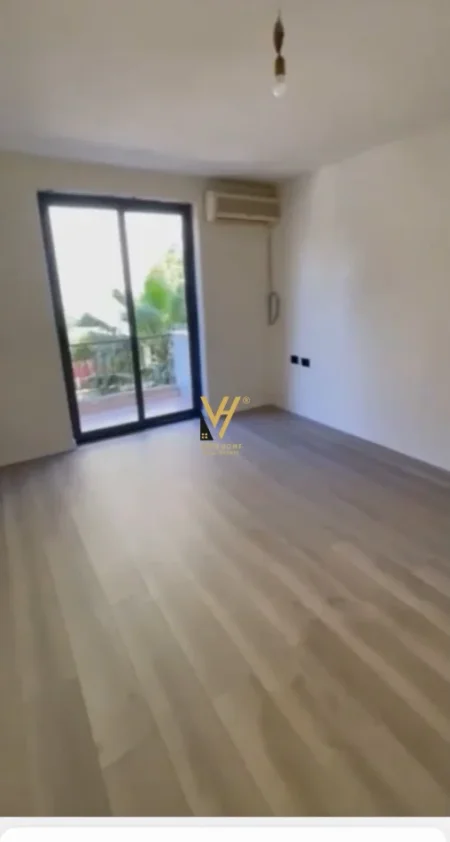 Tirane, jepet me qera zyre Kati 3, 70 m² 670 € (TIRANA E RE)