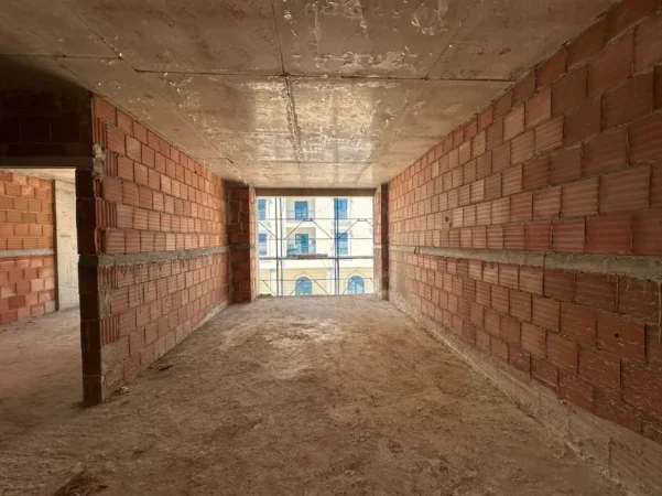 Tirane, shitet apartament 1+1+Aneks Kati 3, 77 m² 143.000 € (Rruga Gjon Krisli)