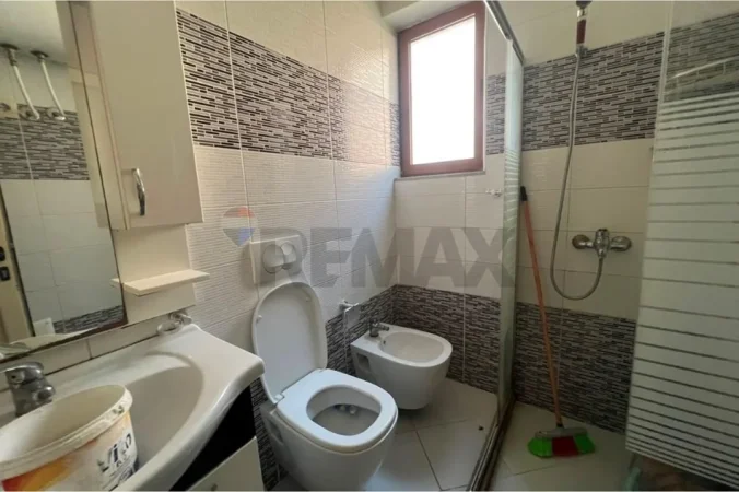Vlore, shitet apartament 2+1 Kati 1, 58 m² (Rruga Hysni Alimerko, Vlorë)