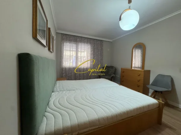Tirane, jepet me qera apartament 2+1 Kati 1, 75 m² 800 € (BLLOKU)