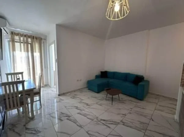 Tirane, jepet me qera apartament 1+1+Ballkon Kati 5, 65 m² 450 € (GOLDEN PARK AMERIKAN 3)