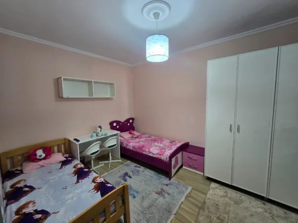 Tirane, jepet me qera apartament 2+1 Kati 2, 110 m² 680 € (tregu elektrik)