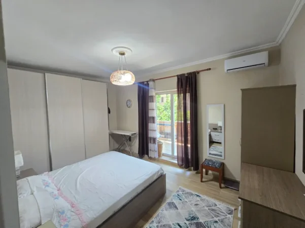 Tirane, jepet me qera apartament 2+1 Kati 2, 110 m² 680 € (tregu elektrik)