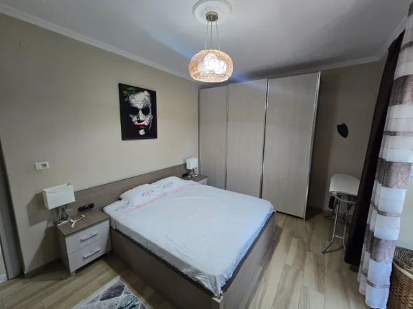 Tirane, jepet me qera apartament 2+1 Kati 2, 110 m² 680 € (tregu elektrik)
