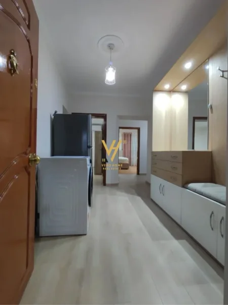 Tirane, jepet me qera apartament 2+1+Ballkon Kati 1, 90 m² 800 € (RRUGA FORTUZI)