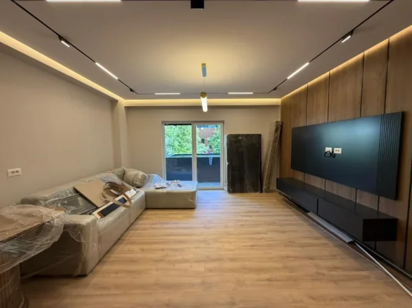 Tirane, jepet me qera apartament 2+1 Kati 3, 110 m² (Rruga Jordan Misja)