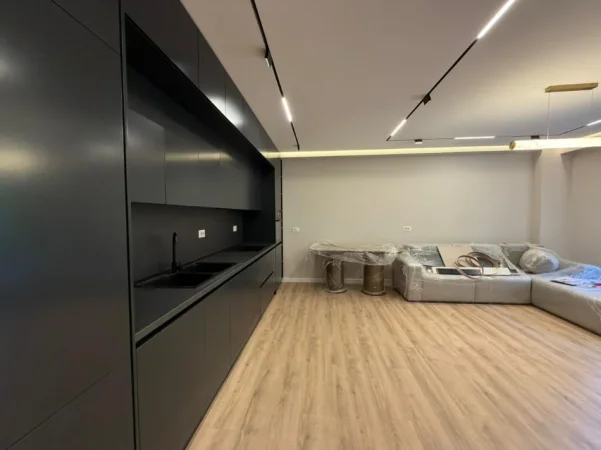 Tirane, jepet me qera apartament 2+1 Kati 3, 110 m² (Rruga Jordan Misja)