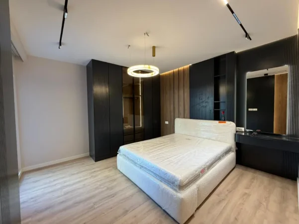 Tirane, jepet me qera apartament 2+1 Kati 3, 110 m² (Rruga Jordan Misja)