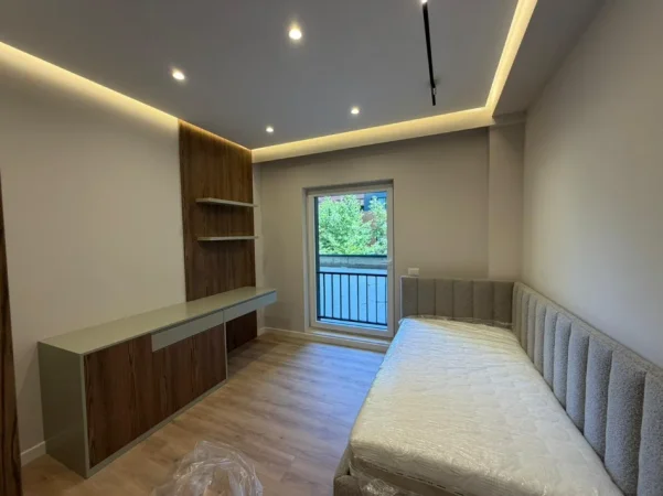 Tirane, jepet me qera apartament 2+1 Kati 3, 110 m² (Rruga Jordan Misja)