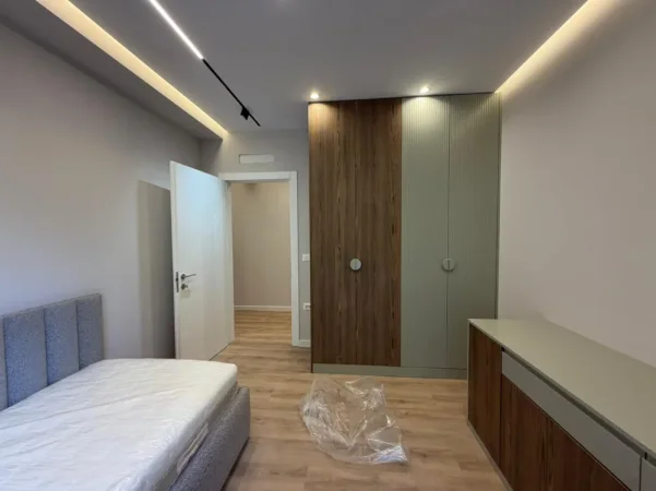 Tirane, jepet me qera apartament 2+1 Kati 3, 110 m² (Rruga Jordan Misja)
