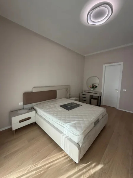Tirane, jepet me qera apartament 2+1+Ballkon , 114 m² 1.300 € (Kompleksi Delijorgji)