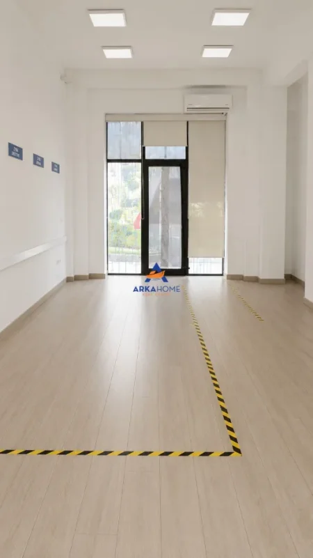 Tirane, jepet me qera ambjent biznesi Kati 0, 90 m² 1.800 € 