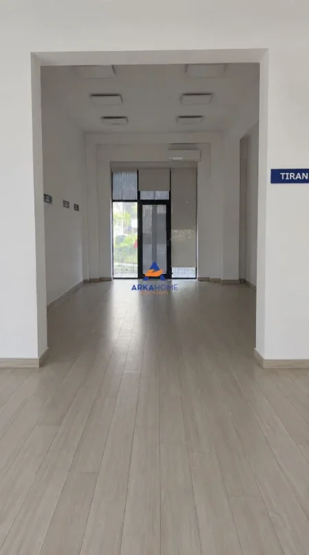 Tirane, jepet me qera ambjent biznesi Kati 0, 90 m² 1.800 € 