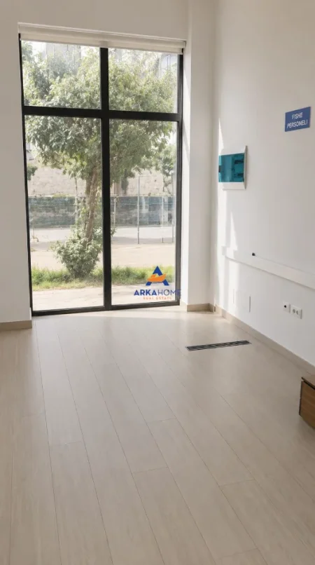 Tirane, jepet me qera ambjent biznesi Kati 0, 90 m² 1.800 € 