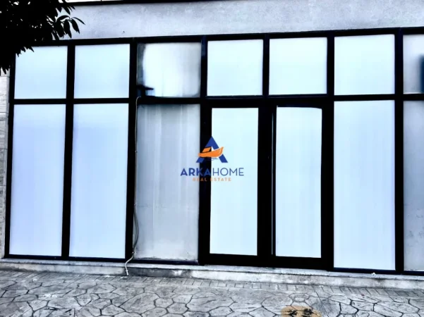 Tirane, jepet me qera ambjent biznesi Kati 0, 90 m² 1.800 € 