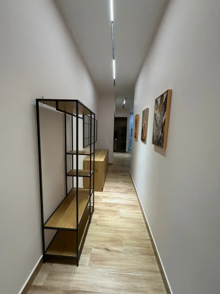 Tirane, jepet me qera apartament 1+1+Ballkon , 90 m² 950 € (Kompleksi Delijorgji)