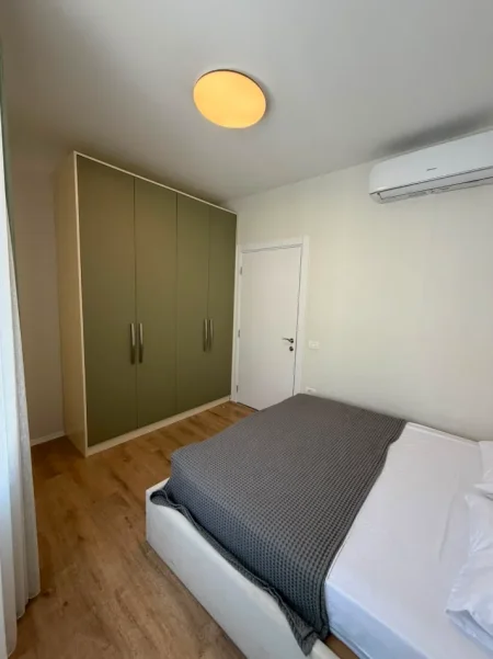 Tirane, jepet me qera apartament 1+1+Ballkon , 70 m² 600 € (Kompleksi Magnet)