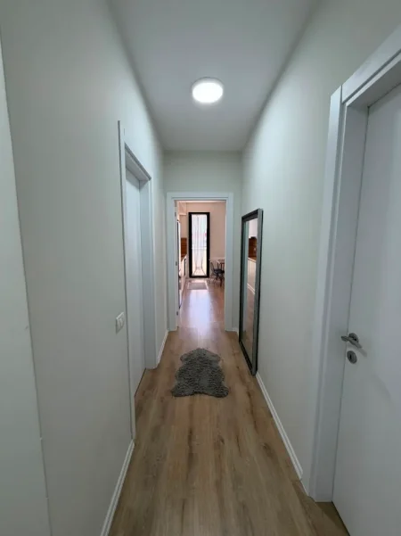 Tirane, jepet me qera apartament 1+1+Ballkon , 70 m² 600 € (Kompleksi Magnet)