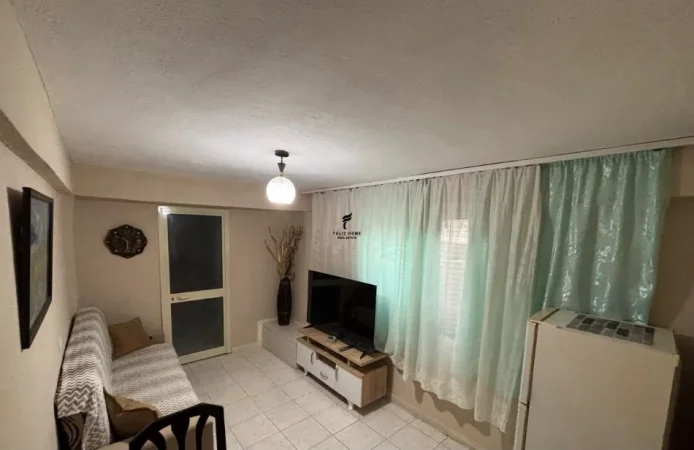 Tirane, jepet me qera apartament 1+1 Kati 1, 70 m² 450 € (PAZARI I RI)