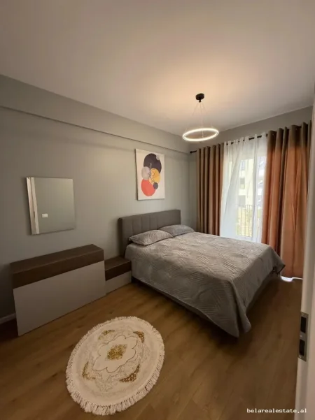 Tirane, jepet me qera apartament 1+1+Ballkon , 62 m² 417 € (fresku)
