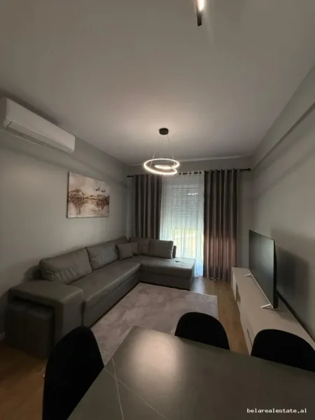 Tirane, jepet me qera apartament 1+1+Ballkon , 62 m² 417 € (fresku)