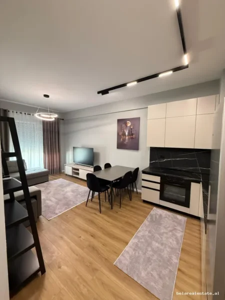 Tirane, jepet me qera apartament 1+1+Ballkon , 62 m² 417 € (fresku)
