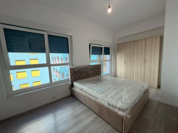 Tirane, jepet me qera apartament 1+1+Ballkon Kati 2, 65 m² 400 € (Mangalem Ali Demi)