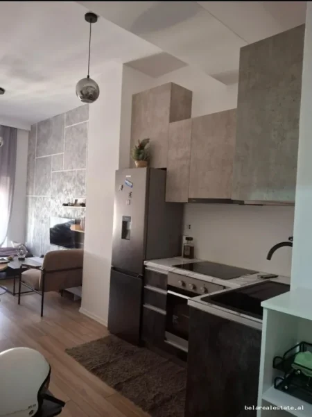 Tirane, jepet me qera apartament 1+1+Ballkon Kati 8, 60 m² 530 € (pasho hysa)