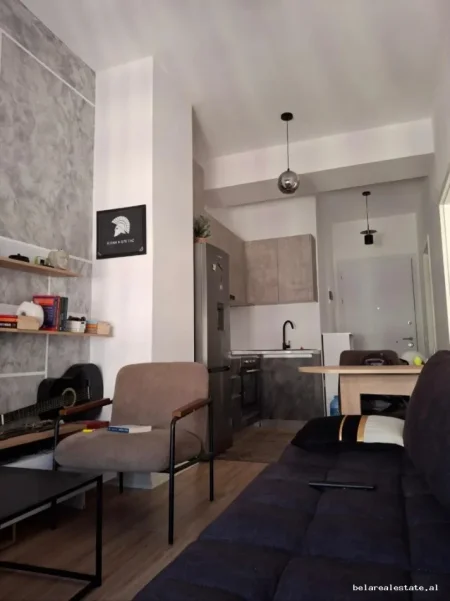 Tirane, jepet me qera apartament 1+1+Ballkon Kati 8, 60 m² 530 € (pasho hysa)