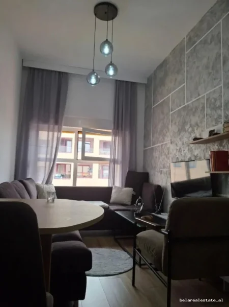 Tirane, jepet me qera apartament 1+1+Ballkon Kati 8, 60 m² 530 € (pasho hysa)