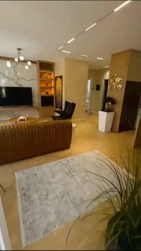 Tirane, shitet apartament 2+1+Aneks+Ballkon Kati 1, 144 m² 400.000 € (Liqeni Farkes)