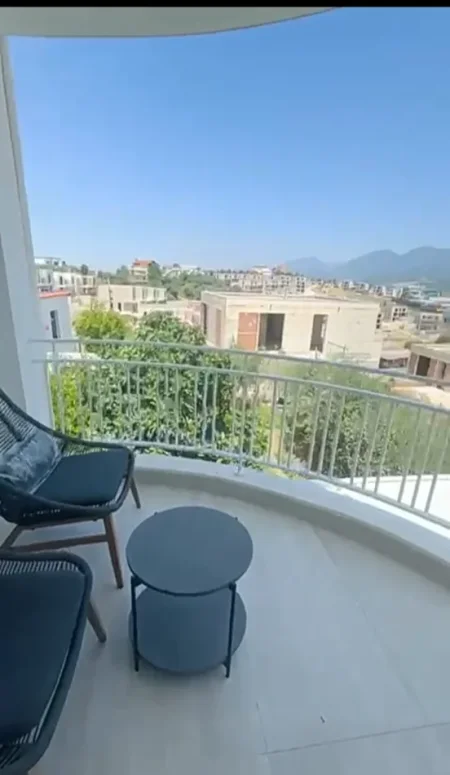 Tirane, shitet apartament 2+1+Aneks+Ballkon Kati 1, 144 m² 400.000 € (Liqeni Farkes)